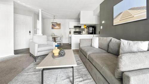 East Forest Apartment | Landing - Modern Apartment with Amazing Amenities (ID1262X306)