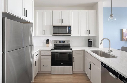Downtown Knoxville Apartment | Landing | Stunning 1BD, Gym, Game Room