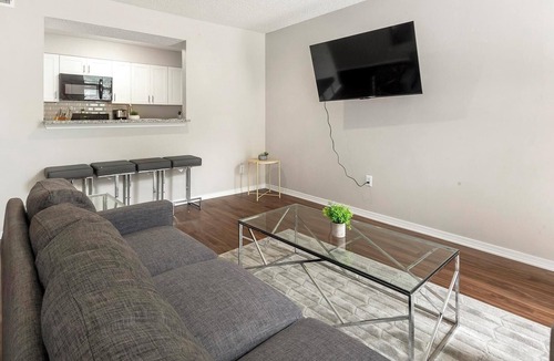 Cordova Apartment | Landing | Stunning 2BD, Gym, Clubhouse