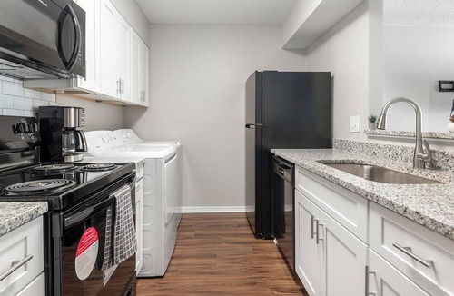 Cordova Apartment | Landing | Stunning 2BD, Gym, Clubhouse