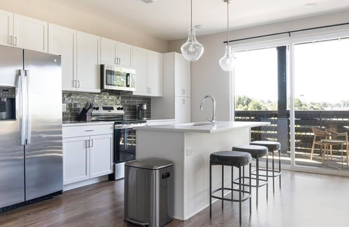 Oakwood Apartment | Landing | Stylish 1BD, Clubhouse, Gym
