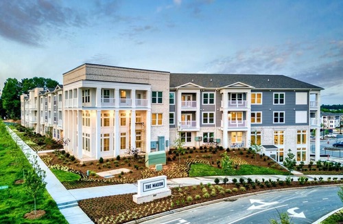 Fort Mill Apartment | Landing | Stylish 2BD, Yoga Studio, Pool