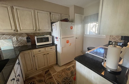 Salem House | Large townhome that sleeps 12 in a gated golfcourse community with lake access