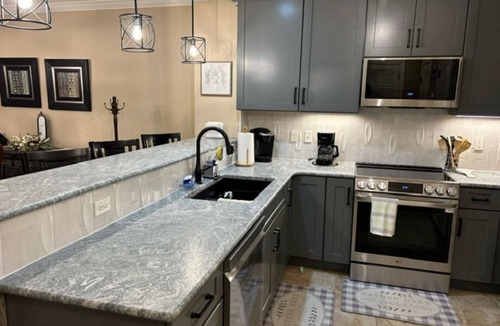 Gatlinburg Condo | Lavish Condo on the Parkway!