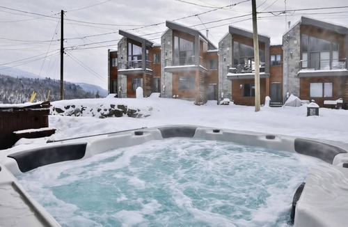 Stoneham House | Le 29 - Summit Nest - Cozy ski/bike retreat