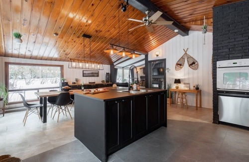 Saint Come Ski Chalet | Le Cozy-St-Côme: Private Lake, Spa & Nature at Val St-Côme