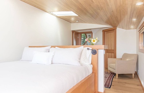 Salt Spring Island Resort | Lightwater Cove