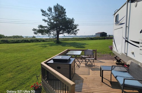Beaubassin East House | Little Cape RV near harbor and beaches, front bedroom and rear bunk room sleep 6