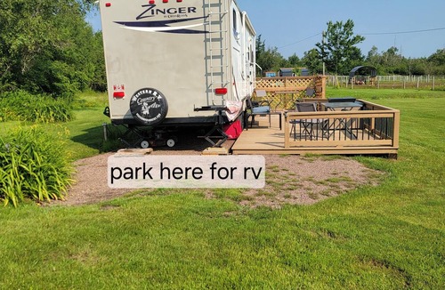 Beaubassin East House | Little Cape RV near harbor and beaches, front bedroom and rear bunk room sleep 6