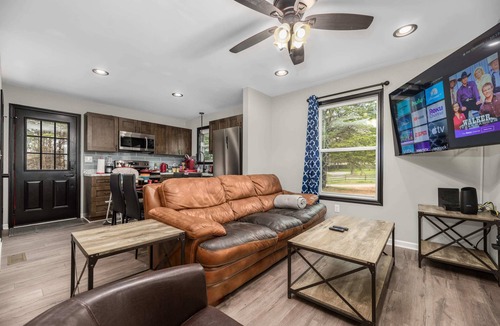 Sherrills Ford House | "Little Mountain Cottage" Near EPIC Mountain Creek Park w/Biking & Lake Norman