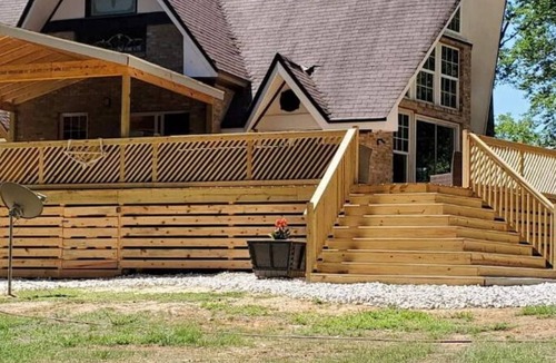 Manson House | Little Piece of Paradise, Kerr Lake, Private Dock and Pickleball court!