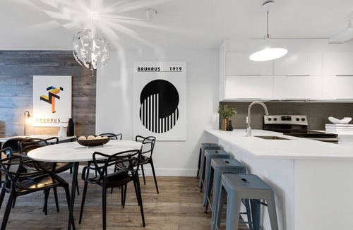 Plateau Mont Royal Apartment | LiV MTL Urban Spacious Group Suites Near Downtown Montreal