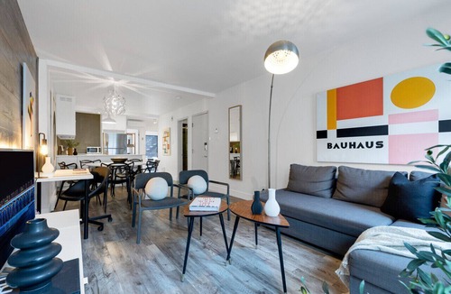 Plateau Mont Royal Apartment | LiV MTL Urban Spacious Group Suites Near Downtown Montreal