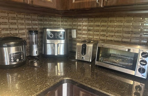 Hurontario House | Live Near SQ 1 Self Check-in 2 min to Transit
