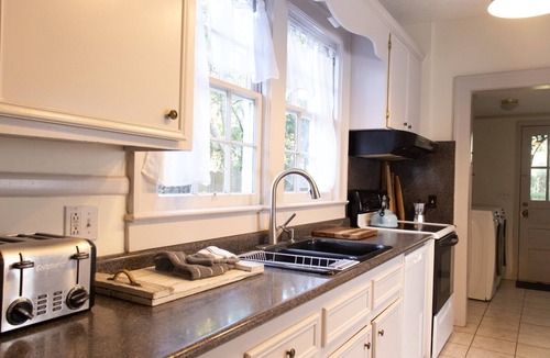 Marion House | Located in Marion. Only 1 hour from Myrtle Beach, 35 minutes from Florence!