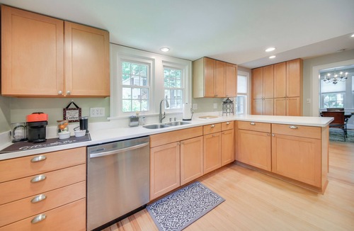 Zanoni House | Located in the Heart of Gloucester Courthouse!
