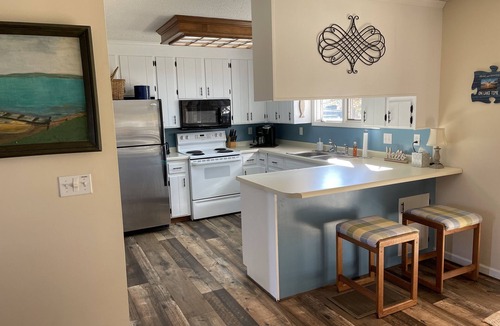 Hartwell House | LOCATION! Lakefront House with Dock near Hartwell Marina/Downtown Kayaks/Firepit