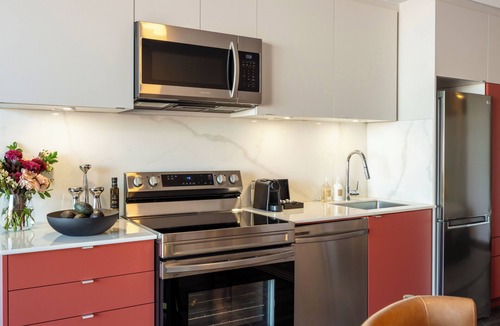 Old Montreal Apartment | Loft | Furnished Apartment Old Montreal, Quiet Courtyard, King Bed