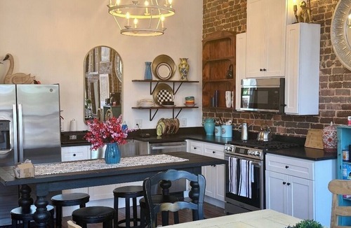Jonesborough Apartment | Loft on Main, charming apartment in delightful Historic Downtown Jonesborough