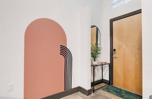Monroe Ward Apartment | Lovely 1-Bedroom Loft with Free Parking and Wifi