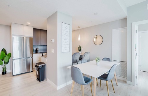 North Central Edmonton Apartment | Lux Getaway Dt, King Bed, Near River Valley