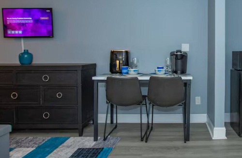 Sheffield Park Apartment | Lux Mins To "Atrium & Novant" Uptown Char Airport