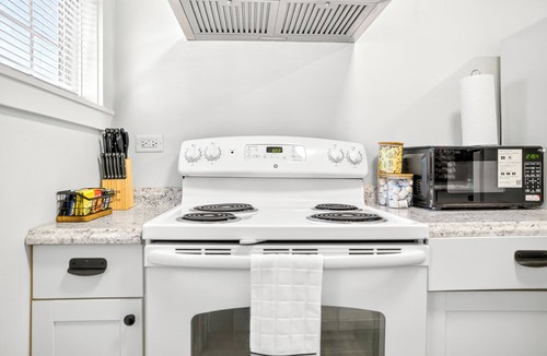 East Durham House | Luxe Gem in the Heart of Durham - Close to Duke!