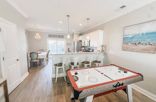 Atlantic Beach House | Luxe Villa – Steps to Beach & Pool, Air Hockey/Ping Pong Table