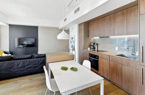 Downtown Montreal Condo | Luxuary and Cozy Condo (2 bed with complete 2 bath)