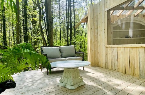 Trent Hills Cabin | Luxurious Gazebo Nestled in Nature by Private Lake For Secluded Getaway, Ontario