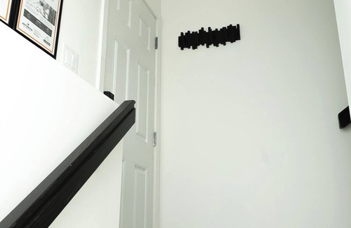 Transcona House | Luxury 1 bedroom Basement suite (Private Entrance and Free Parking)