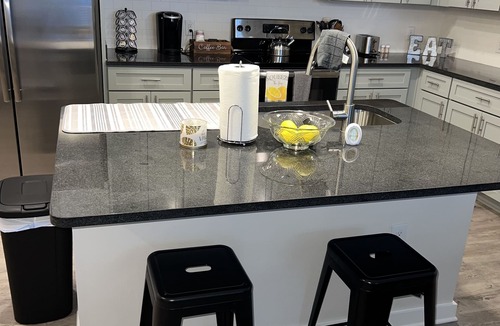 Paw Creek Apartment | Luxury 2 bedroom Minutes Away From Uptown