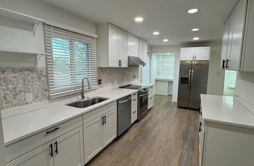 Gastonia House | Luxury 4BR Sleeps 9 Near CLT & CaroMont