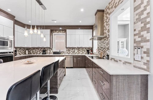 West Newton - Highway 10 House | Luxury 6BR Home | Movie Theatre | Easy Hwy Access