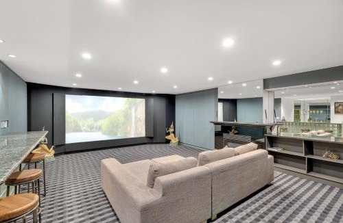 West Vancouver House | Luxury 6BR West Van Villa - Sky-High Ocean Views