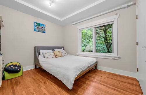 Hollyburn House | Luxury Accommodation in West Van