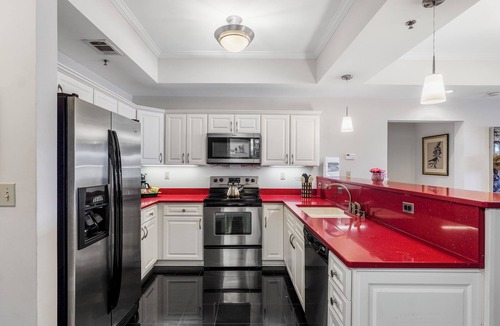 Bluff City Condo | Luxury Condo Steps Away From BMS - 2BR/2BA + Patio