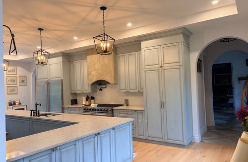 Waterford House | Luxury Countryside Villa Near Lake Erie | Hot Tub | Sleeps 14 | Wineries