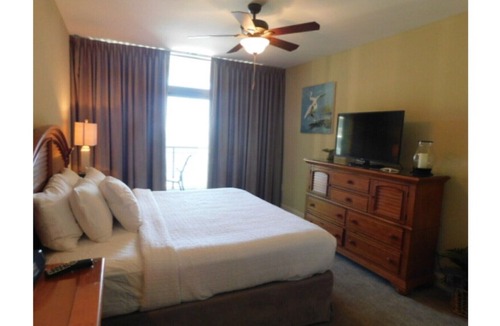 Windy Hill Condo | · LUXURY home away from home – 3 BR Condo – Sleeps 10!! HIGH FLOOR, FREE WIFI