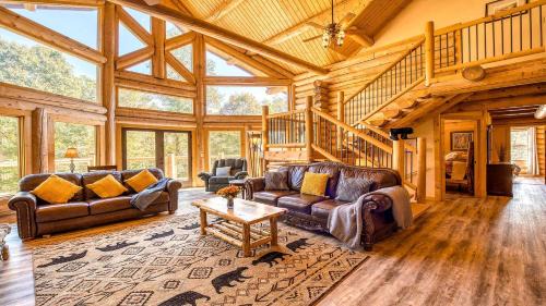 Sylva House | Luxury Log Cabin with Movie Room & Firepit near Sylva, North Carolina