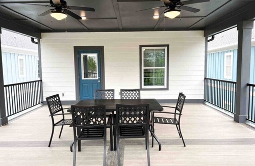 Augusta House | Luxury Medical District Home, EV Charger, Gated #4