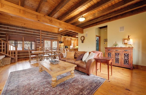 Franklin Cabin | Luxury Mountain Retreat w/Hot Tub in Franklin!