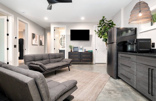 Waynesville House | Luxury Mountain View Retreat - Hot Tub, Cold Plunge, Mins to Waynesville