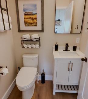 Court House House | Luxury Private Ridge Retreat Near Downtown Floyd