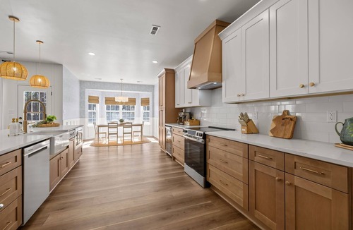 Mint Hill House | Luxury Retreat Perfect for Family Events, Sleeps 13 people.