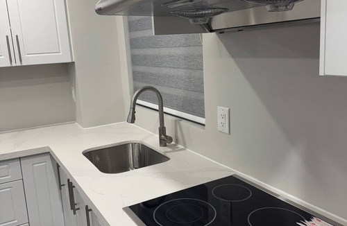 Halton Regional Municipality Apartment | Luxury Suite Milton Parking Kitchen Internet