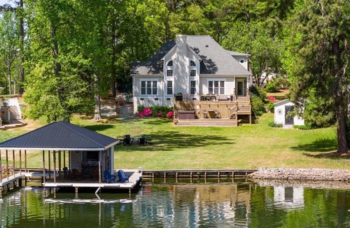 Myrick Estates House | 💥Luxury Waterfront Retreat Fully Renovated HotTub Kayaks Paddle board Gameroom