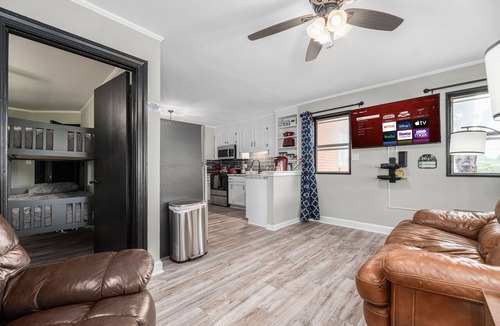 Statesville Apartment | Magnolia Apt 618 — King suite w/quality amenities, comfort & convenience