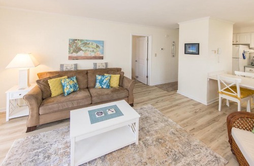 Northeast Virginia Beach House | Mai Kai 6A Condo North End Beach