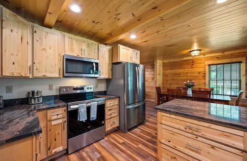 Union Hall Cabin | Main Channel Lots of Water. Escape to The Getaway at Pine Haven — a spotless log cabin on Smith Mountain Lake where every bedroom has its own en-suite bath. Enjoy lake views, a stocked kitchen, fire pit, pool table, and dock access.